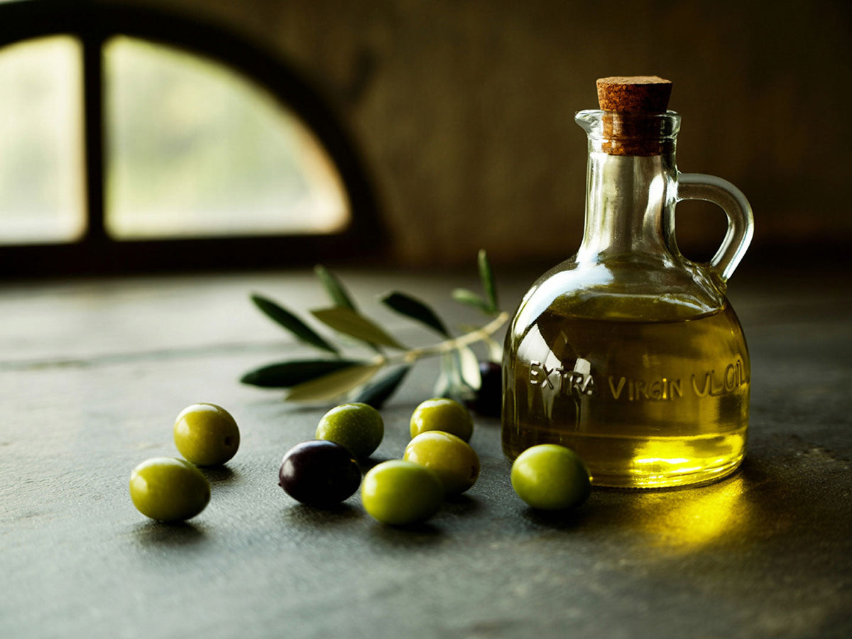 Olive Oil and Longevity: How Polyphenols Support Healthy Aging
